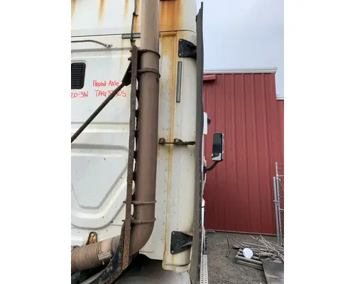FREIGHTLINER CASCADIA CAB EXTENDER