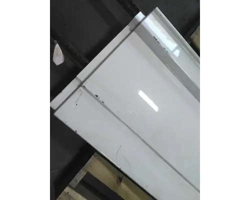 FREIGHTLINER CASCADIA CAB SKIRTSIDE FAIRING