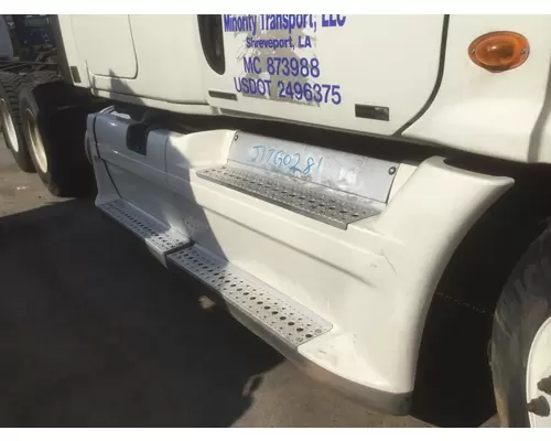 FREIGHTLINER CASCADIA CAB SKIRTSIDE FAIRING