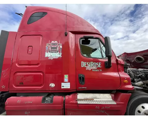 FREIGHTLINER CASCADIA CAB