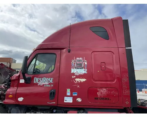 FREIGHTLINER CASCADIA CAB