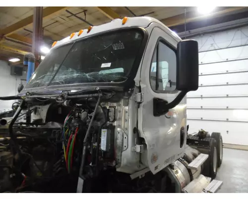 FREIGHTLINER CASCADIA CAB