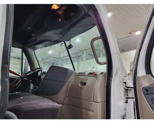 FREIGHTLINER CASCADIA CAB