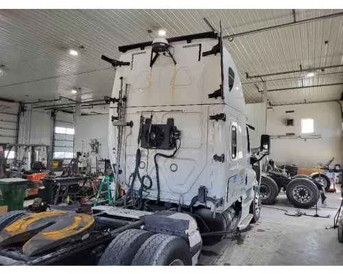 FREIGHTLINER CASCADIA CAB