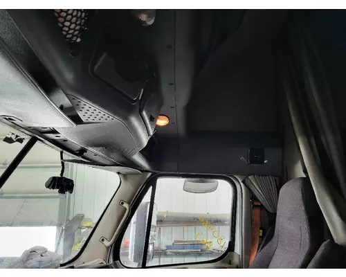 FREIGHTLINER CASCADIA CAB