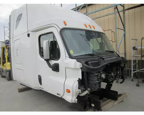 FREIGHTLINER CASCADIA CAB