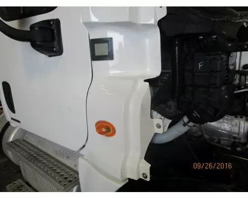 FREIGHTLINER CASCADIA COWL