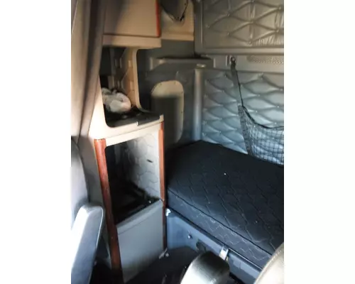 FREIGHTLINER CASCADIA Cab Clip