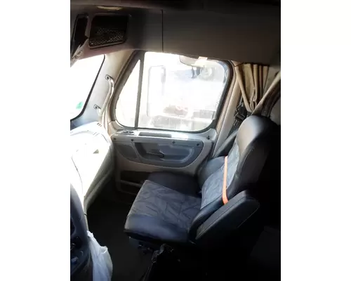 FREIGHTLINER CASCADIA Cab Clip