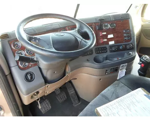 FREIGHTLINER CASCADIA Cab Clip