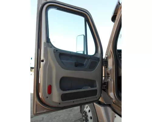 FREIGHTLINER CASCADIA Cab Clip