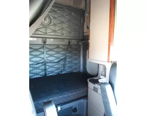 FREIGHTLINER CASCADIA Cab Clip