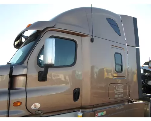 FREIGHTLINER CASCADIA Cab Clip