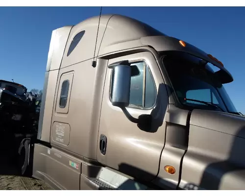 FREIGHTLINER CASCADIA Cab Clip