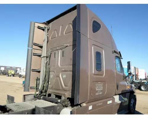 FREIGHTLINER CASCADIA Cab Clip