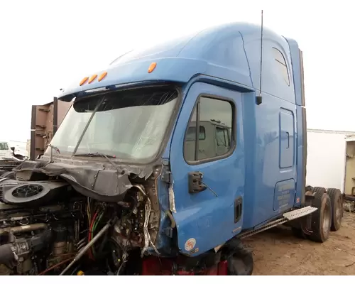 FREIGHTLINER CASCADIA Cab Clip