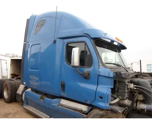 FREIGHTLINER CASCADIA Cab Clip