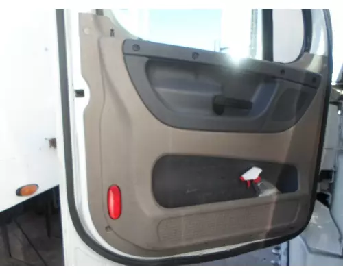 FREIGHTLINER CASCADIA Cab Clip