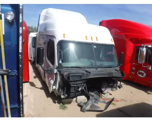 FREIGHTLINER CASCADIA Cab Clip