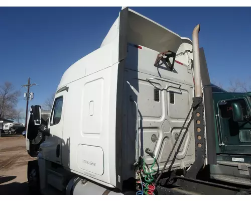 FREIGHTLINER CASCADIA Cab Clip