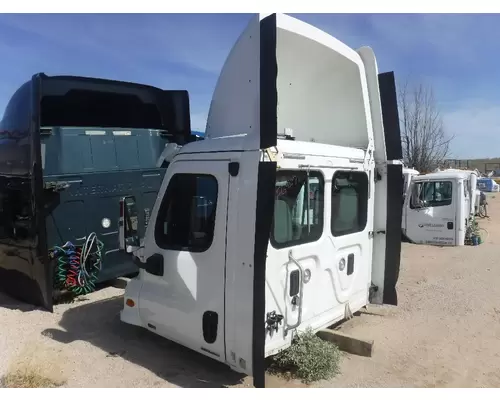 FREIGHTLINER CASCADIA Cab Clip