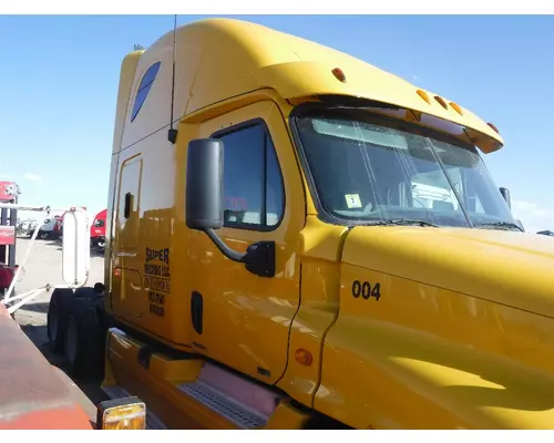 FREIGHTLINER CASCADIA Cab Clip