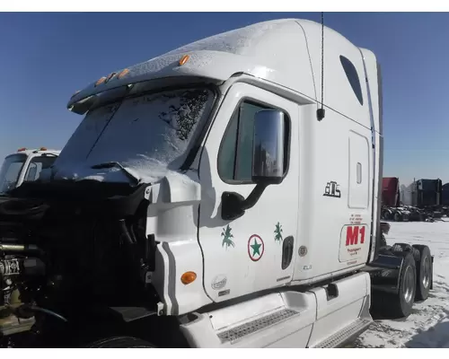 FREIGHTLINER CASCADIA Cab Clip