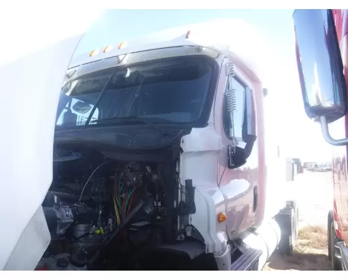 FREIGHTLINER CASCADIA Cab Clip