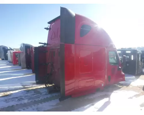 FREIGHTLINER CASCADIA Cab Clip