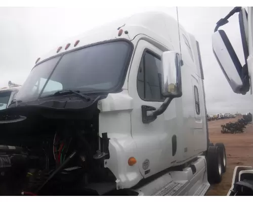 FREIGHTLINER CASCADIA Cab Clip