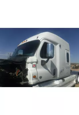 FREIGHTLINER CASCADIA Cab Clip