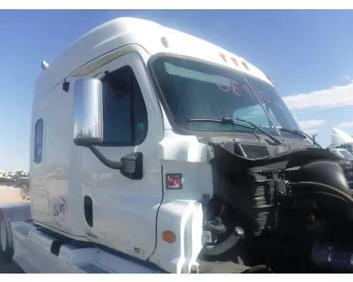 FREIGHTLINER CASCADIA Cab Clip