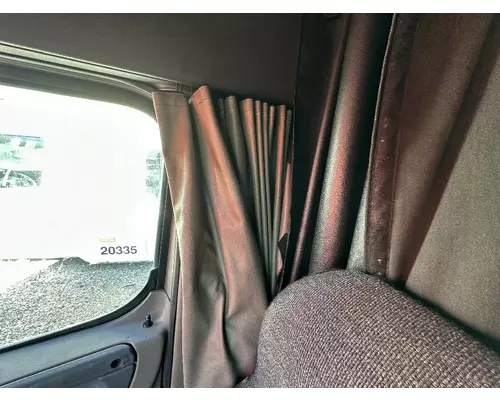 FREIGHTLINER CASCADIA Cab Windshield Curtain