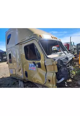 FREIGHTLINER CASCADIA Cab or Cab Mount