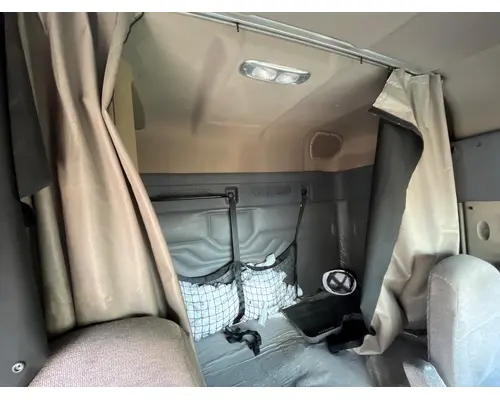 FREIGHTLINER CASCADIA Cab