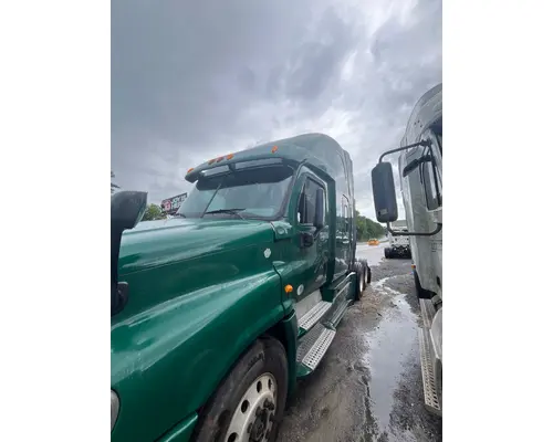 FREIGHTLINER CASCADIA Cab