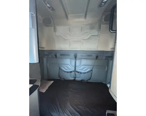 FREIGHTLINER CASCADIA Cab