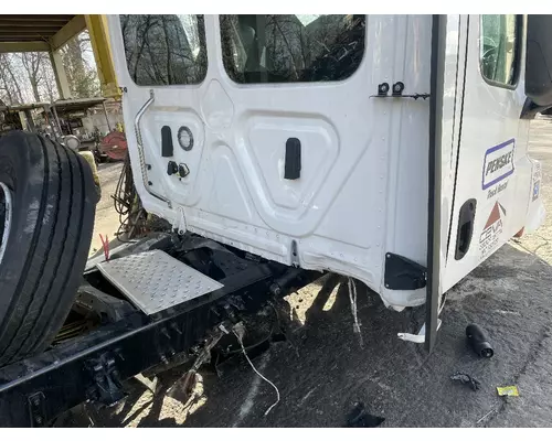 FREIGHTLINER CASCADIA Cab