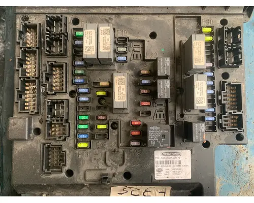 FREIGHTLINER CASCADIA Cab