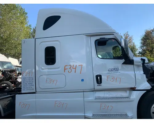 FREIGHTLINER CASCADIA Cab
