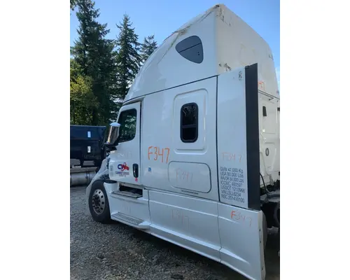 FREIGHTLINER CASCADIA Cab