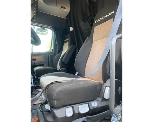 FREIGHTLINER CASCADIA Cab
