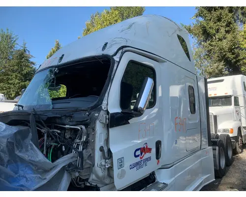 FREIGHTLINER CASCADIA Cab