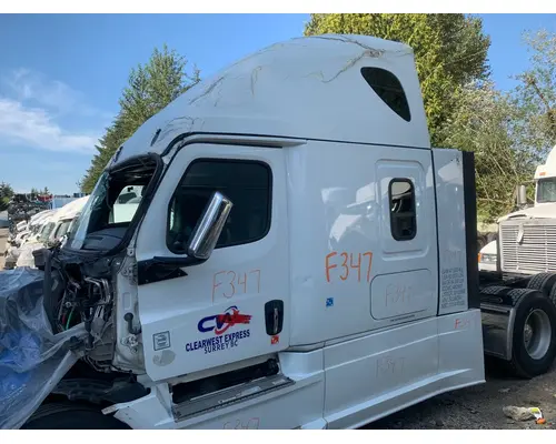 FREIGHTLINER CASCADIA Cab