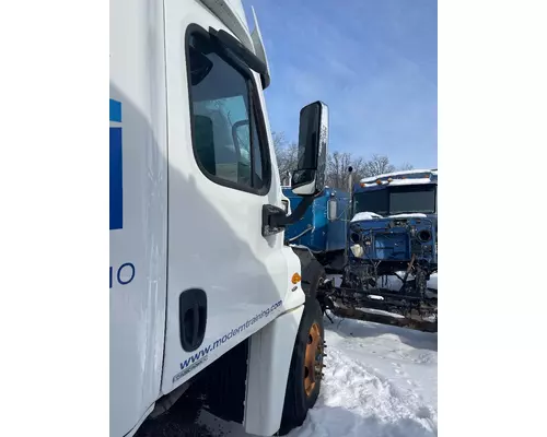 FREIGHTLINER CASCADIA Cab