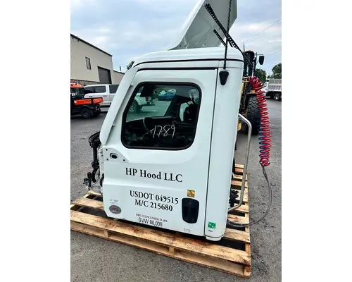FREIGHTLINER CASCADIA Cab