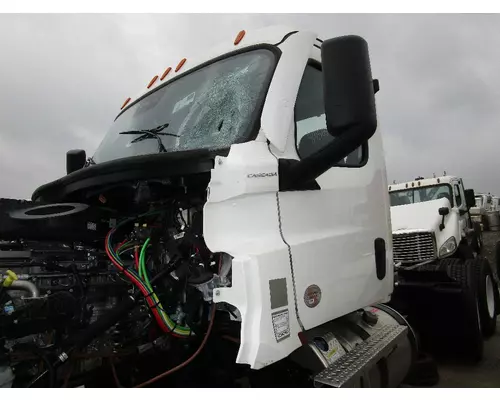 FREIGHTLINER CASCADIA Cab