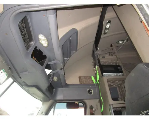 FREIGHTLINER CASCADIA Cab