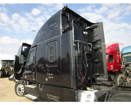FREIGHTLINER CASCADIA Cab