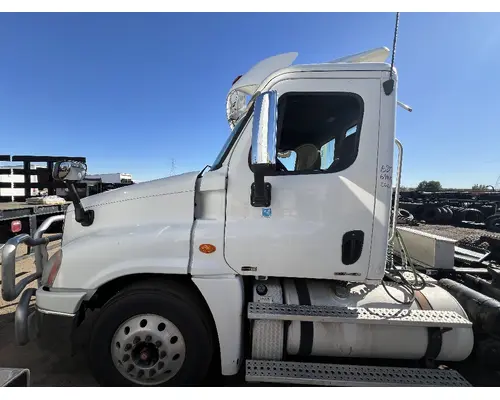 FREIGHTLINER CASCADIA Cab